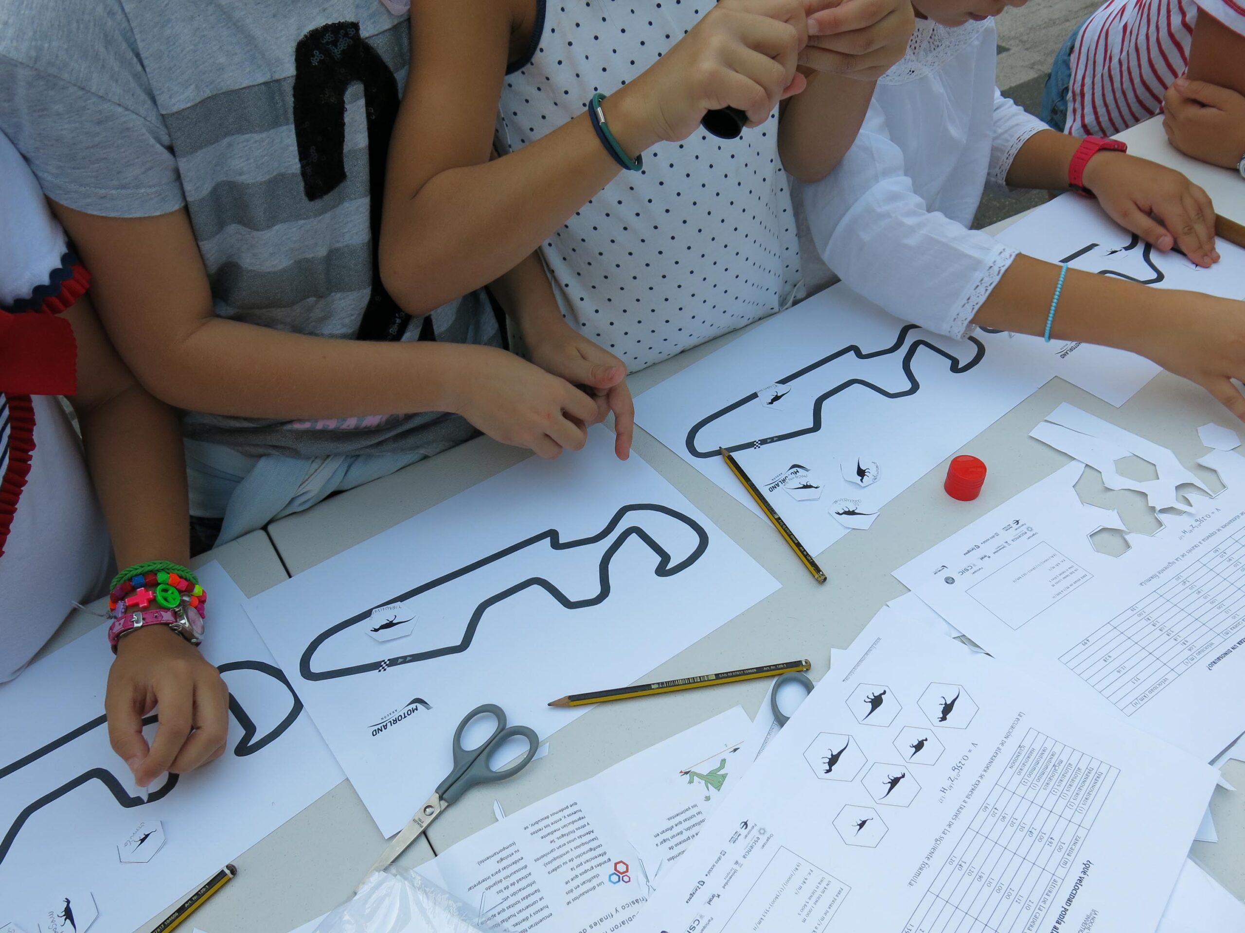 Taller Fundación Dinópolis Noche Investigadores Alcañiz 26092014 3