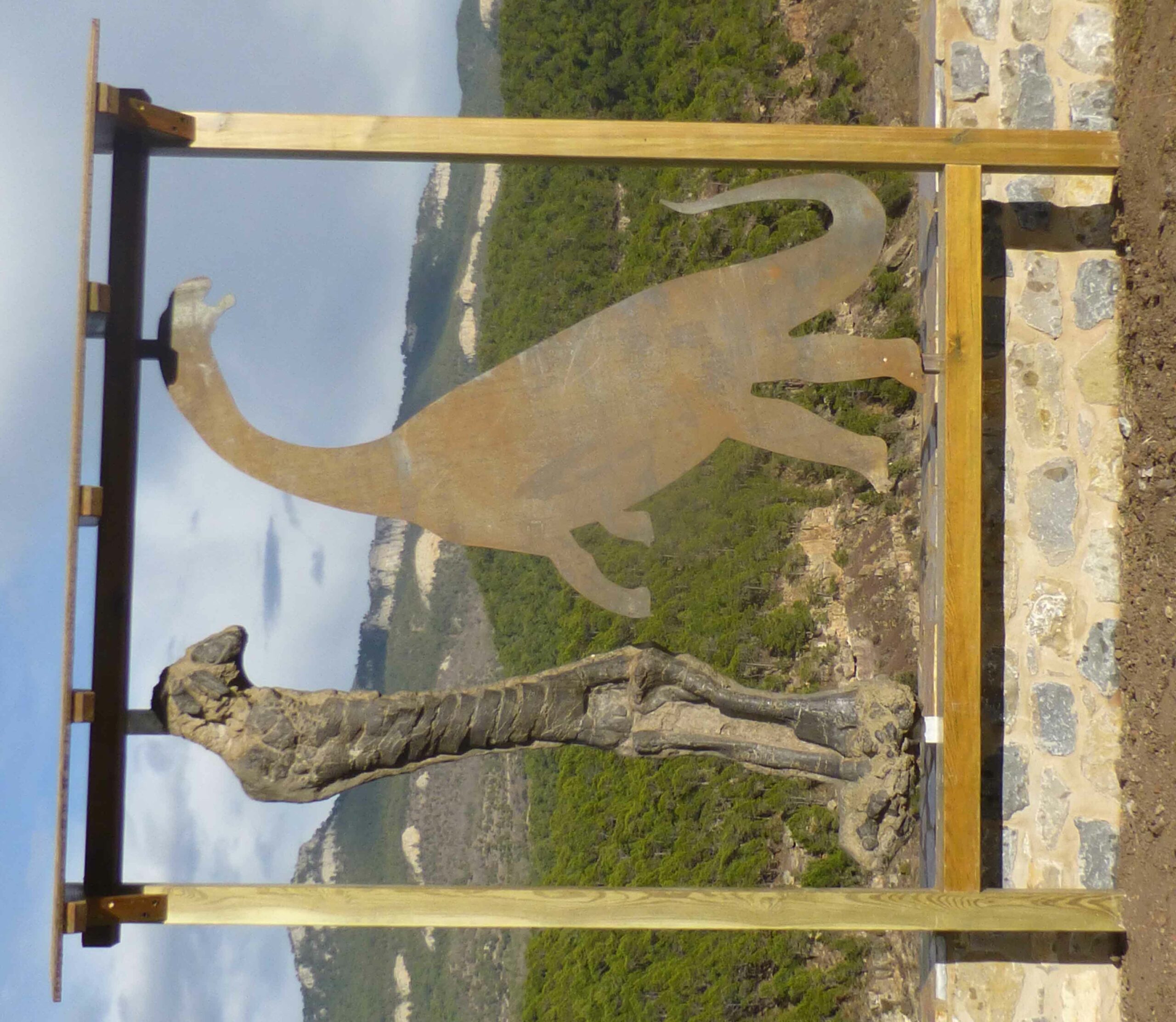 Parada respecto al Tastavinsaurus  procedente de El Castellar