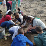 alumnos CRA Cedrillas actividad yacimiento Antena Fundación Dinópolis