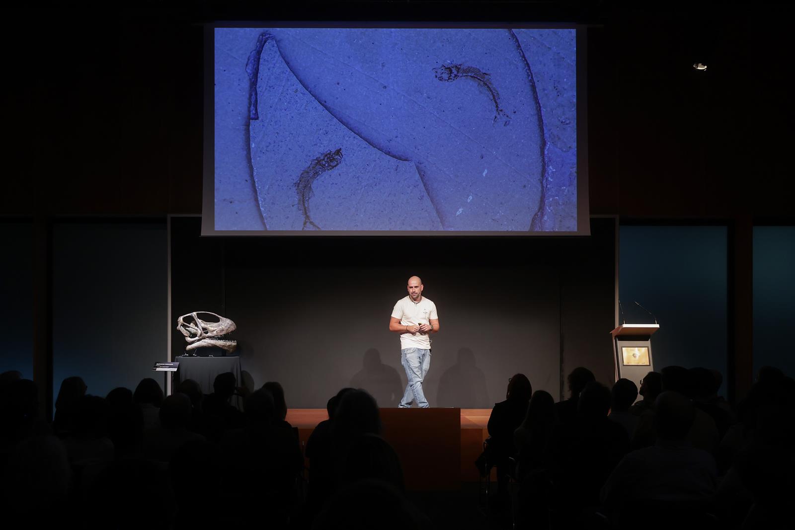 AL El pasado nunca estuvo tan presente 0662 Copy