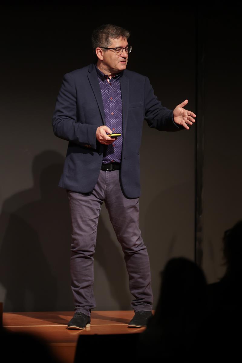 AL El pasado nunca estuvo tan presente 0761 Copy