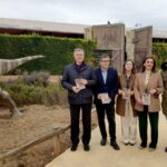 presentación temporada Dinópolis y escultura Oblitosaurus 1