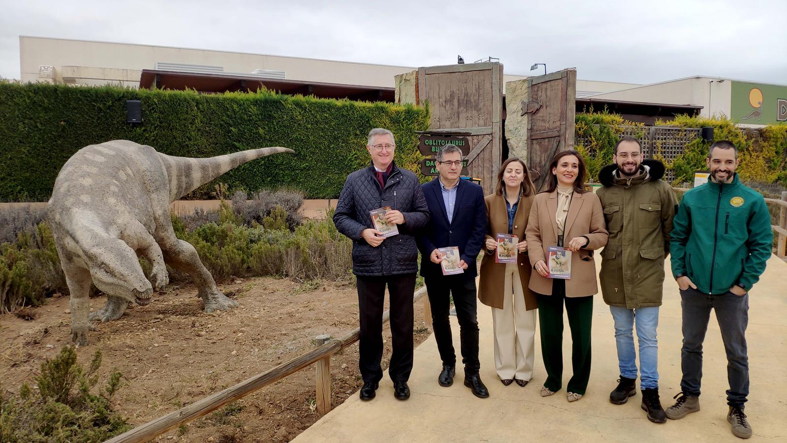 presentación temporada Dinópolis y escultura Oblitosaurus 1