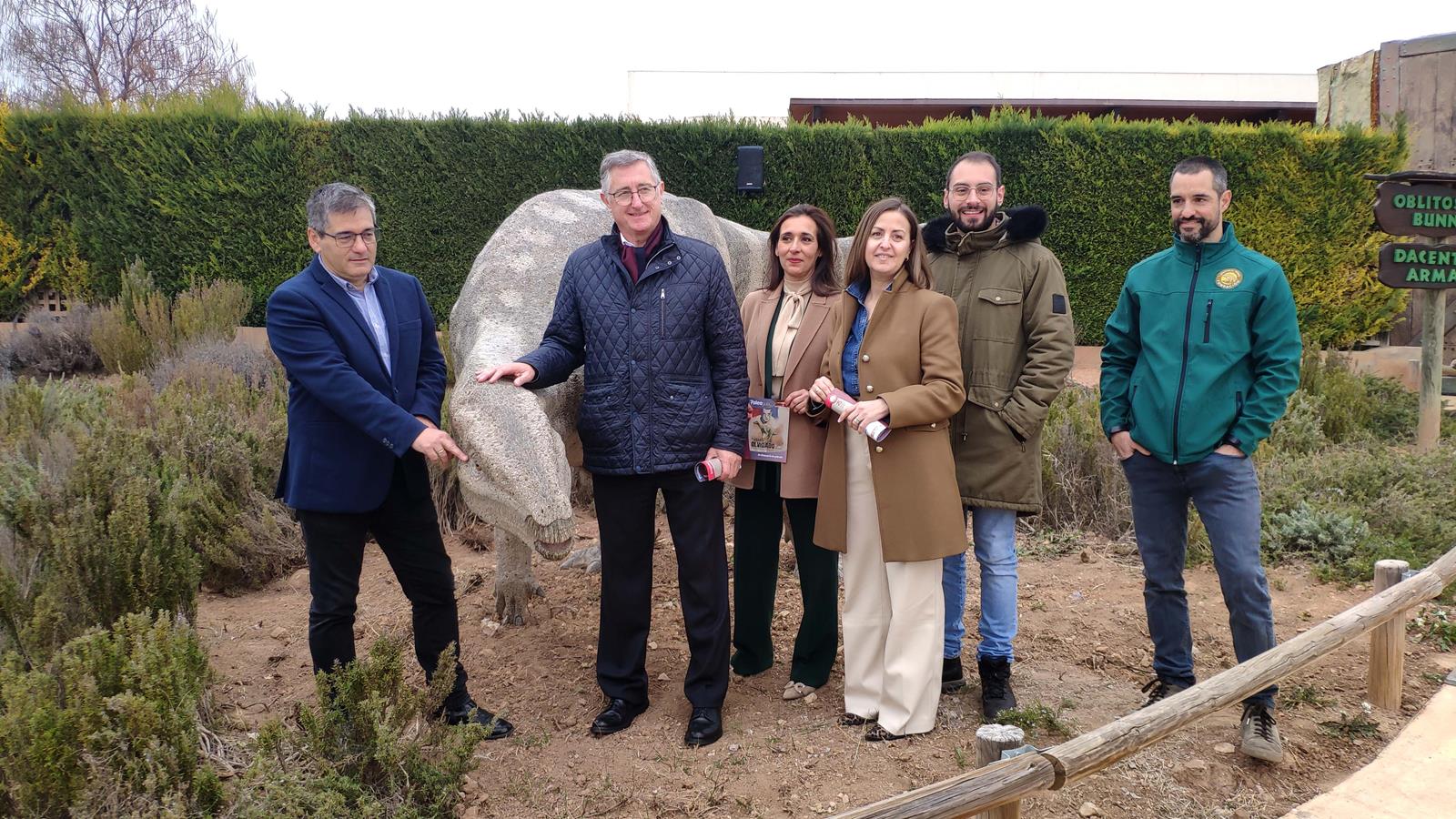 presentación temporada Dinópolis y escultura Oblitosaurus 2